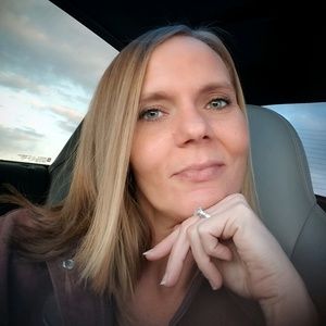Meet your Posher, April
